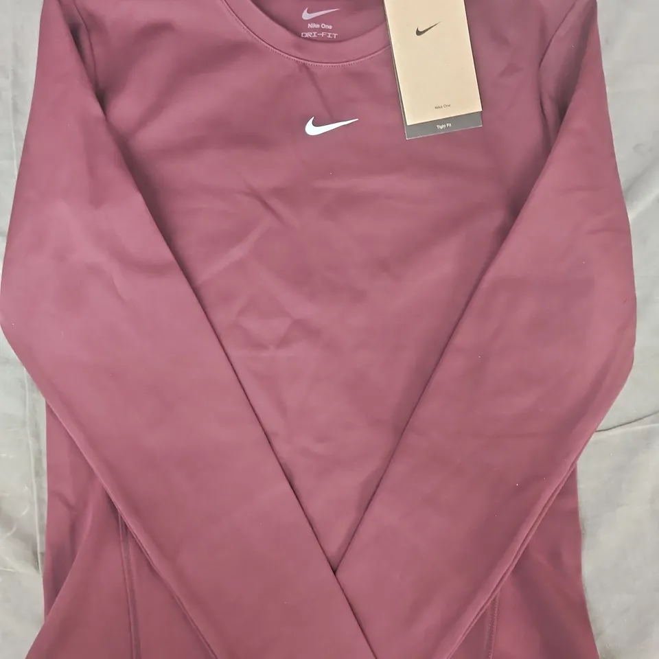 NIKE WOMEN'S LONG SLEEVE RUNNING TOP IN BURGUNDY SIZE MEDIUM