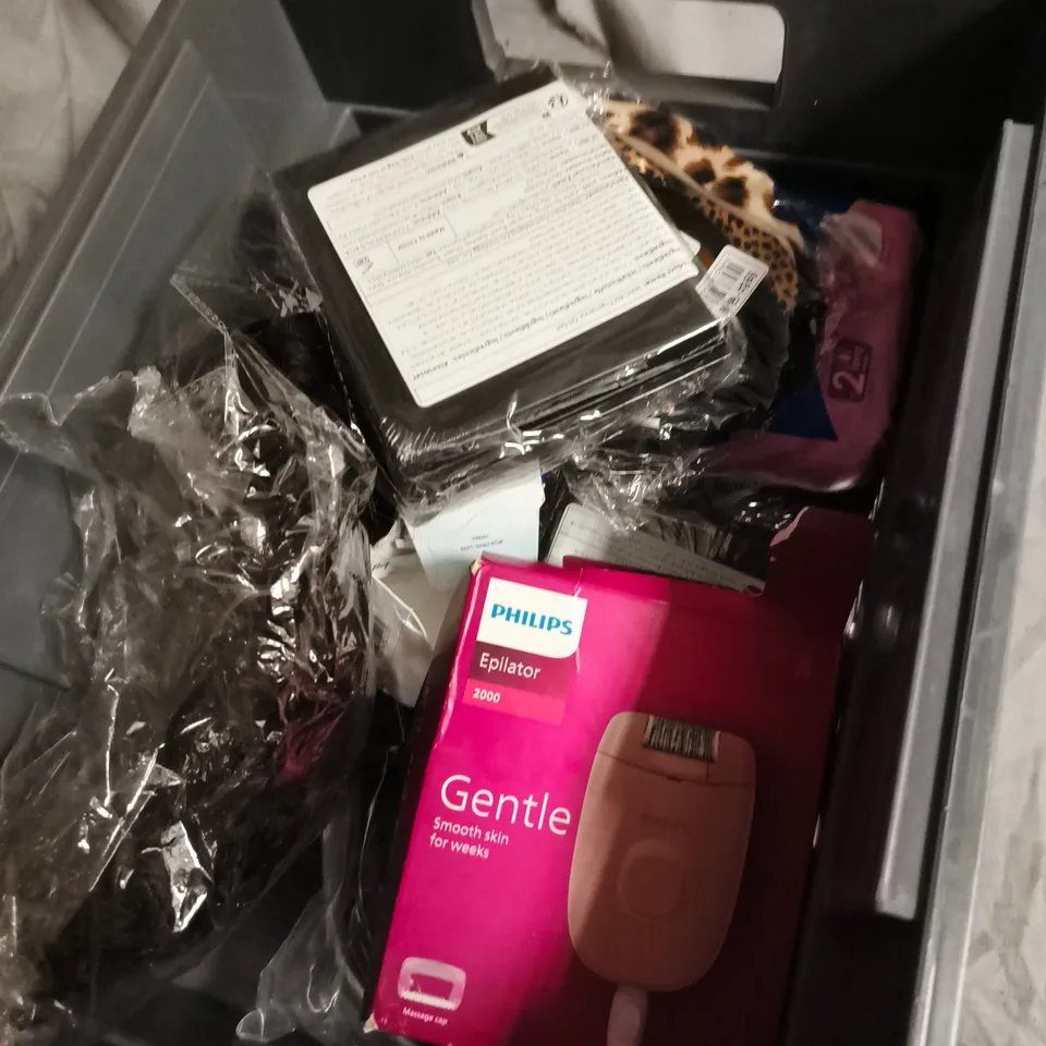 APPROXIMATELY 15 ASSORTED HEALTH & BEAUTY PRODUCTS INCLUDING SHAPERMINT HAIR TOWEL , GET BOOSTED BOOB TAPE AND CLOMANA MARSHMELLOW SPONGE 