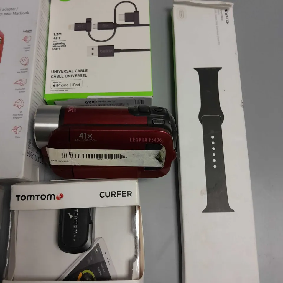 LOT OF 8 ASSORTED TECH ITEMS TO INCLUDE APPLE SPORT BAND, TOMTOM CURFER AND JBL TUNE 110BT