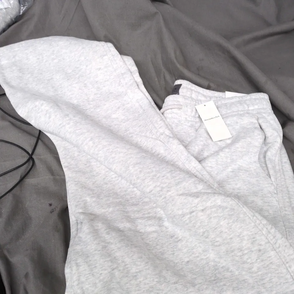 ABERCROMBIE & FITCH SOFT ESSENTIALS HOODIE – GREY – SIZE M