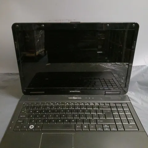 EMACHINES E525 LAPTOP