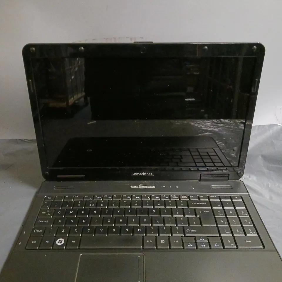 EMACHINES E525 LAPTOP