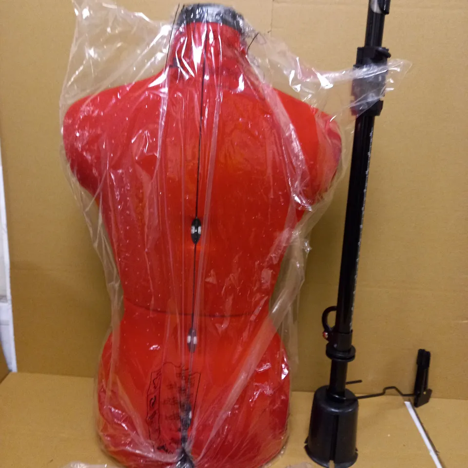 DRESS MAKERS MANNEQUIN