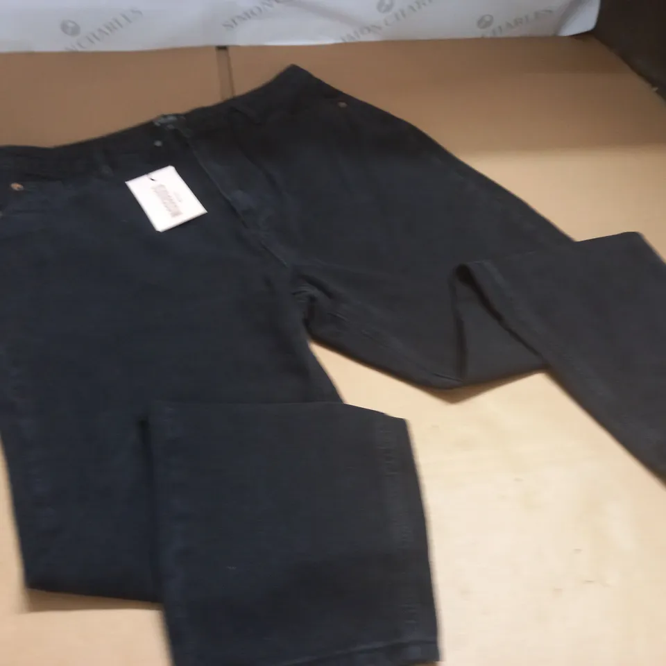 MISSGUIDED PETITE WRATH HIGH WAIST JEANS - UK 16