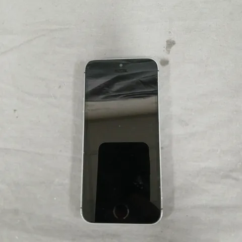 APPLE IPHONE 5S 16GB SPACE GREY – UNLOCKED. PHONE DOES NOT POWER ON