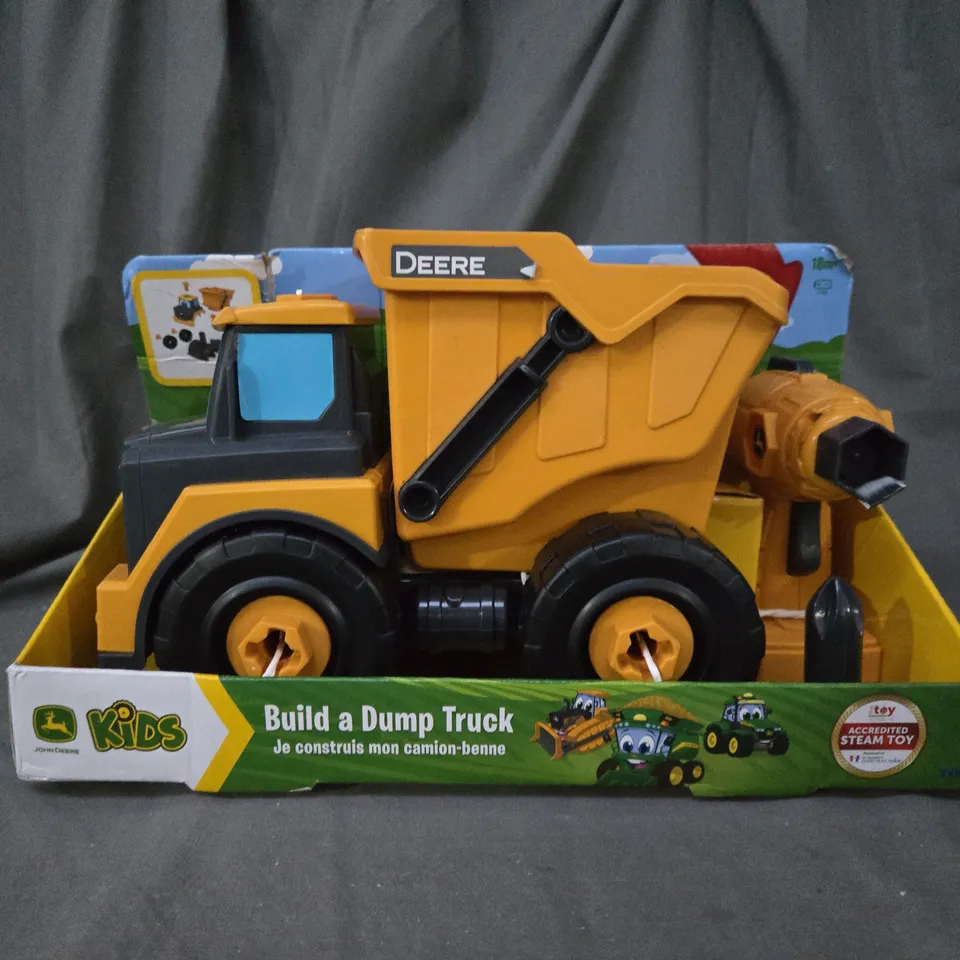 JOHN DEER DUMP TRUCK RRP £22.99