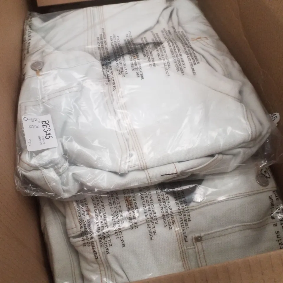 BOX CONTAINING APPROXIMATELY 10 BRAND NEW SIMPLY BE BLEACH WASH DENIM PLAYSUITS - SIZE 30