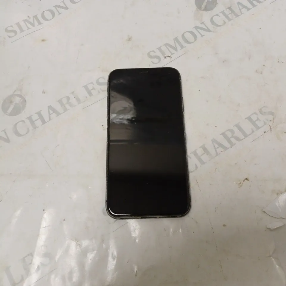 BOXED IPHONE 11 64GB AND ACCESSORIES 