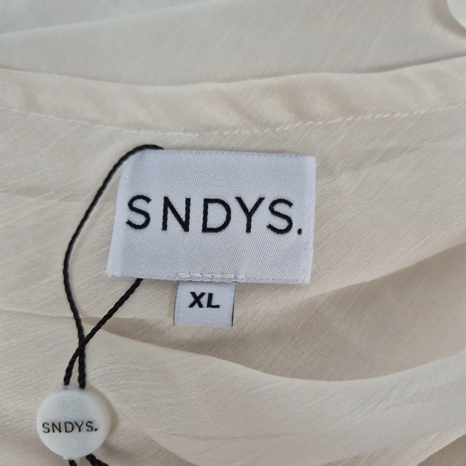 SNDYS CREAM DRAPED OFF-SHOULDER DRESS – SIZE XL