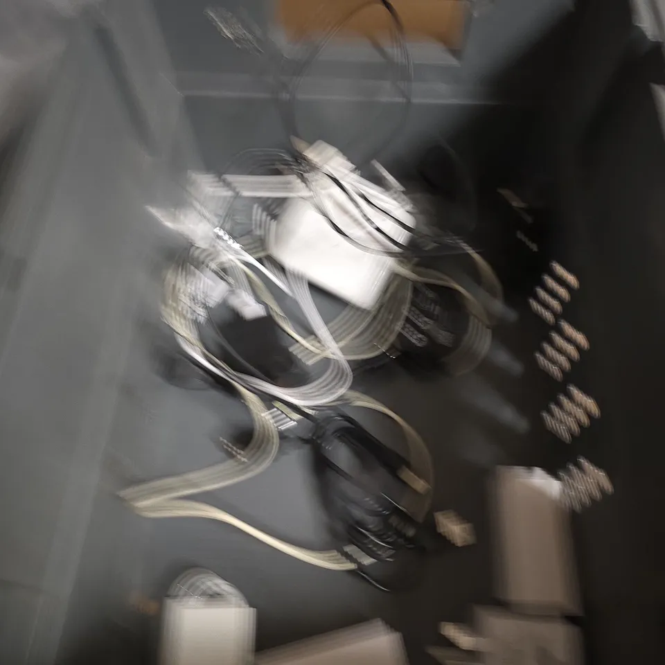 BOX OF APPROXIMATELY 8 ASSORTED ITEMS JESSOPS MINI DVD REWRITABLE DISKS AND TECH 21 PHONE CASE