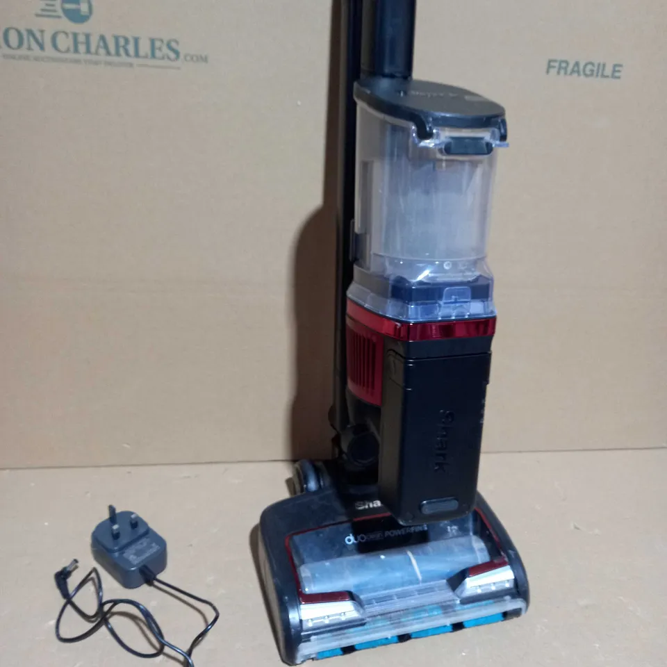 SHARK CORDLESS VACUUM IZ300UKT