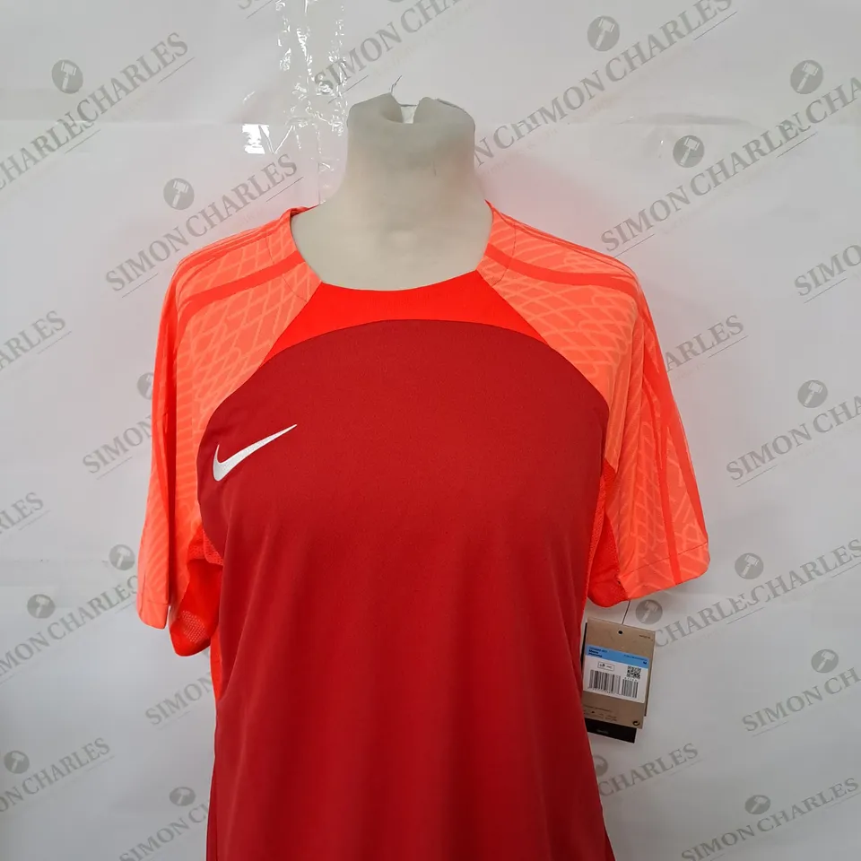 NIKE LOGO CASUAL T-SHIRT SIZE M