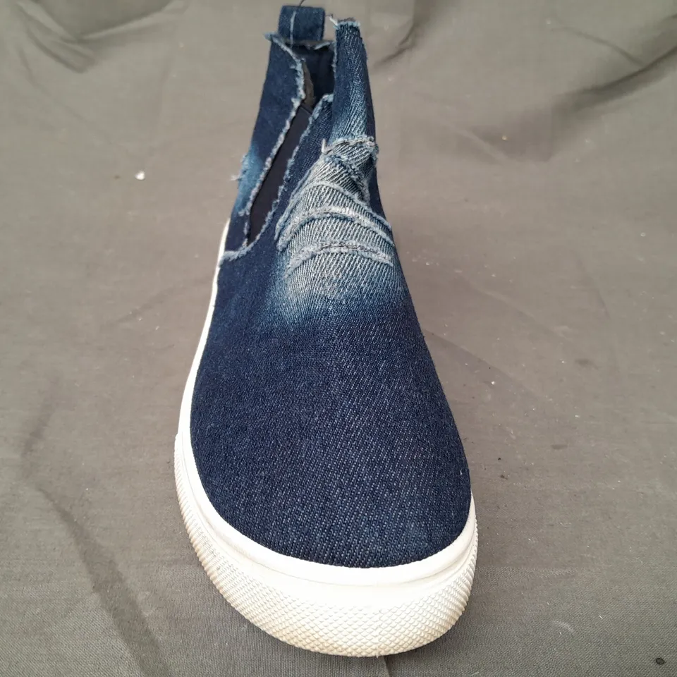 BOX OF APPROXIMATELY 10 BOXED PAIRS OF W.S SHOES IN BLUE DENIM - VARIOUS SIZES
