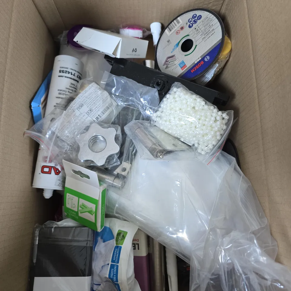 APPROXIMATELY 20 ASSORTED HOUSEHOLD PRODUCTS TO INCLUDE STAIN REMOVER, ADHESIVE, DOG WASTE BAGS ETC 
