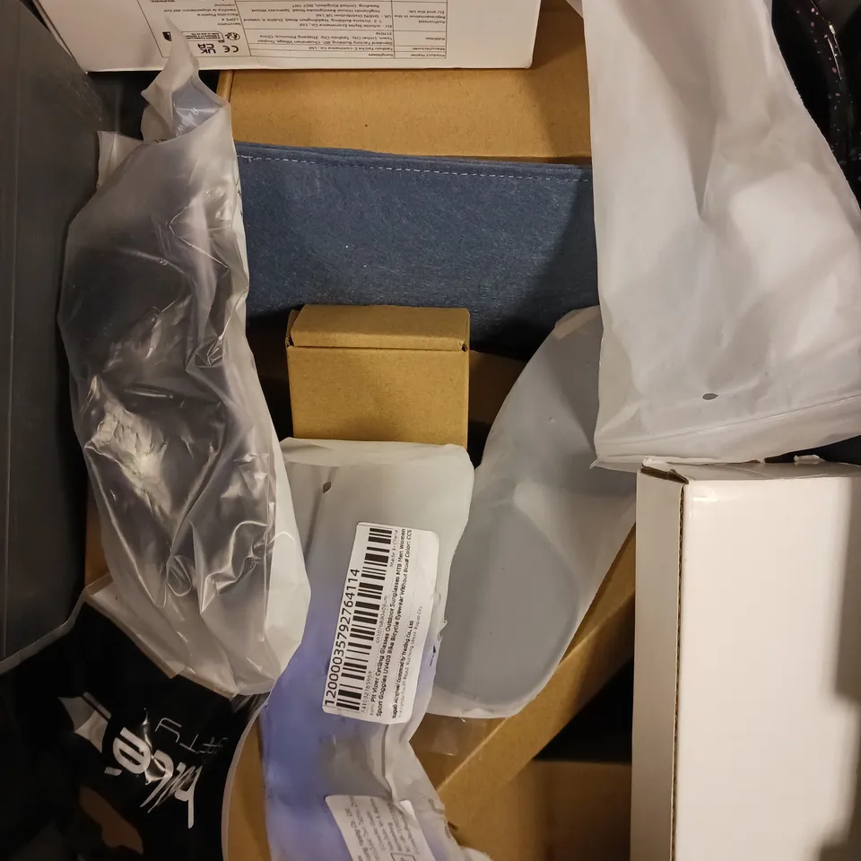 APPROXIMATELY 20 ASSORTED GLASSES/SUNGLASSES IN VARIOUS DESIGNS 
