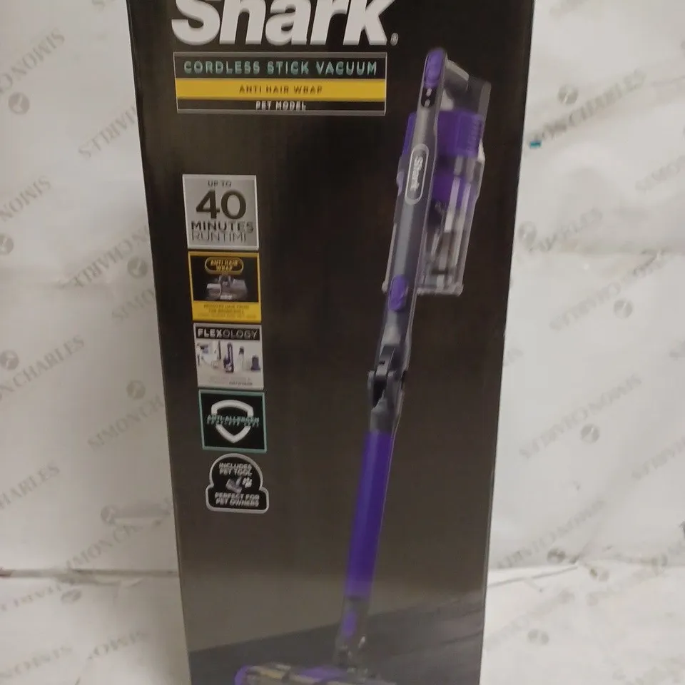 SHARK ANTI HAIR WRAP CORDLESS PET VACUUM CLEANER IZ202UKT
