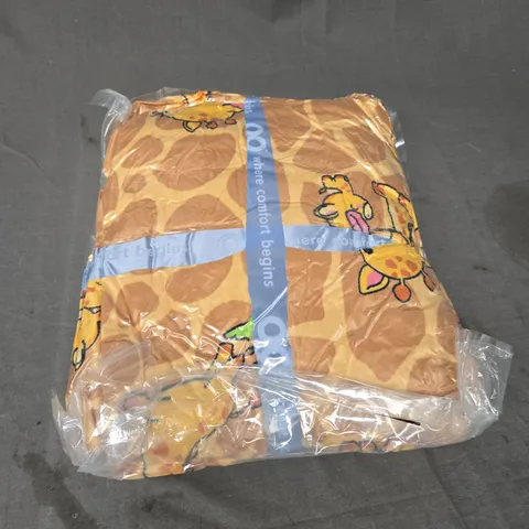 OODIE OVERSIZED HOODED BLANKET - GIRAFFE