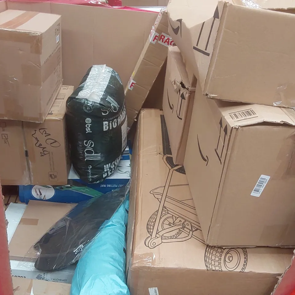 PALLET CONTAINING A VERY LARGE QUANTITY OF ASSORTED ITEMS INCLUDING: SPACE CAPSULE PET AIR CONDITIONING ROOM, AIR COOLER, WATER TABLE ECT