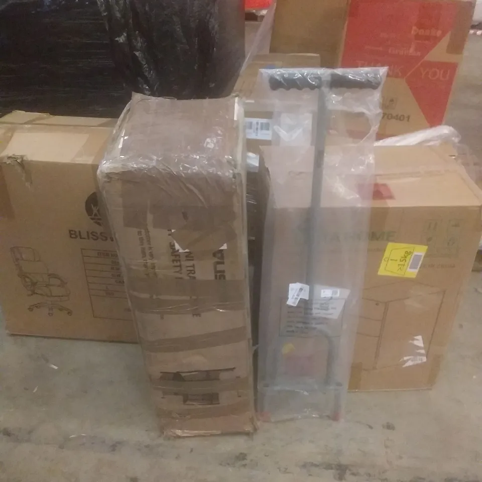 PALLET OF ASSORTED ITEMS INCLUDING OFFICE CHAIR, TRAMPOLINE, MOBILE CABINET, GARDEN FORK