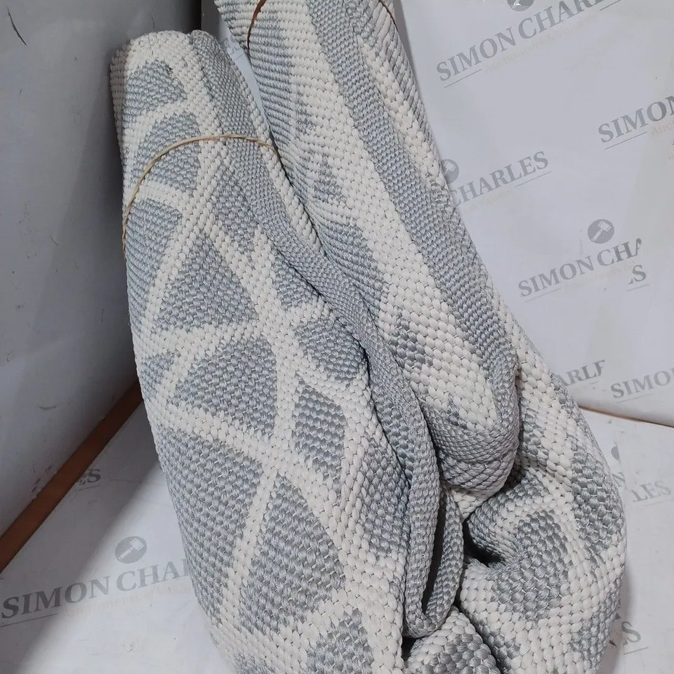 ALISON AT HOME LARGE HOUSE RUG 