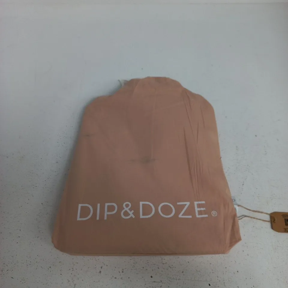 DIP & DOZE DUVET COVER – CLAY PINK, DOUBLE (THE EDGED DUVET COVER)