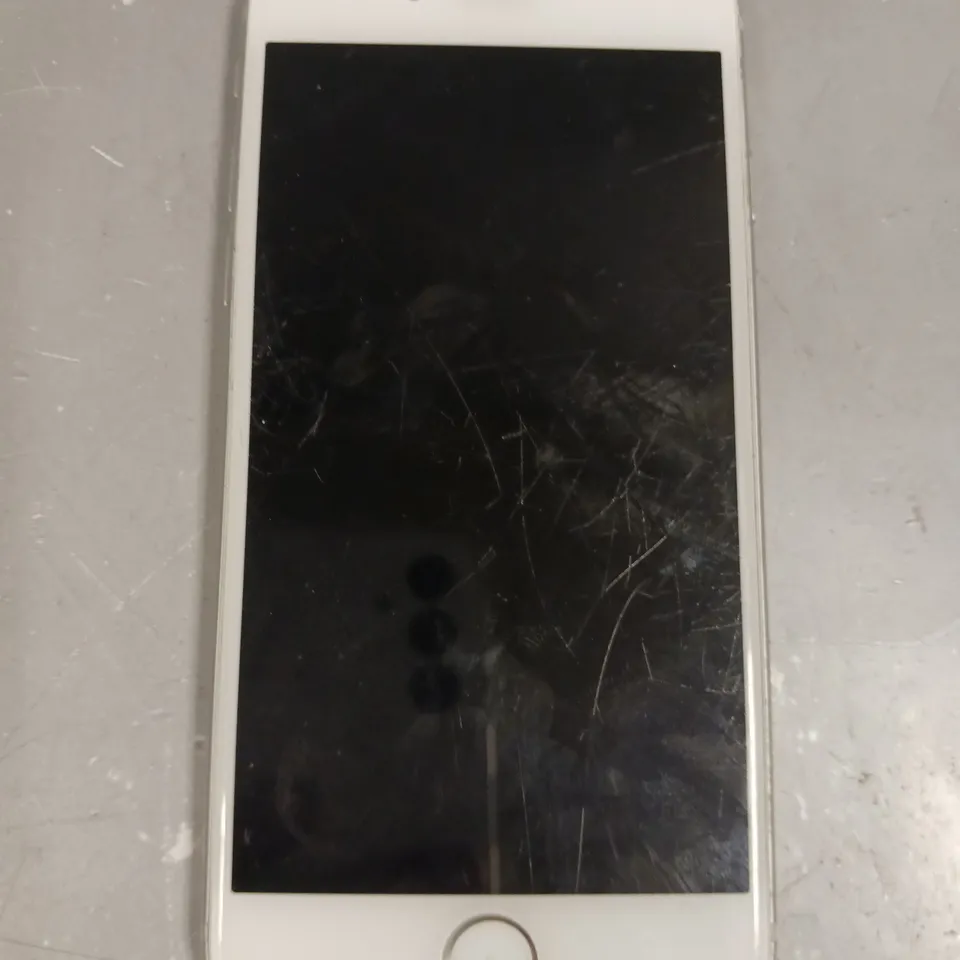 APPLE IPHONE 8 SMARTPHONE IN WHITE 