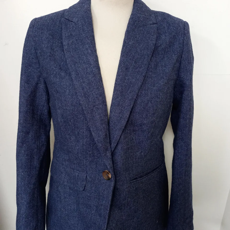 APPROXIMATELY 10 ITEMS OF ASSORTED WOMEN CLOTHING TO INCLUDE JOULES, CUDDL DUDS FASHION