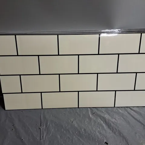 10X10 WHITE BRICK FOAM DECOR 