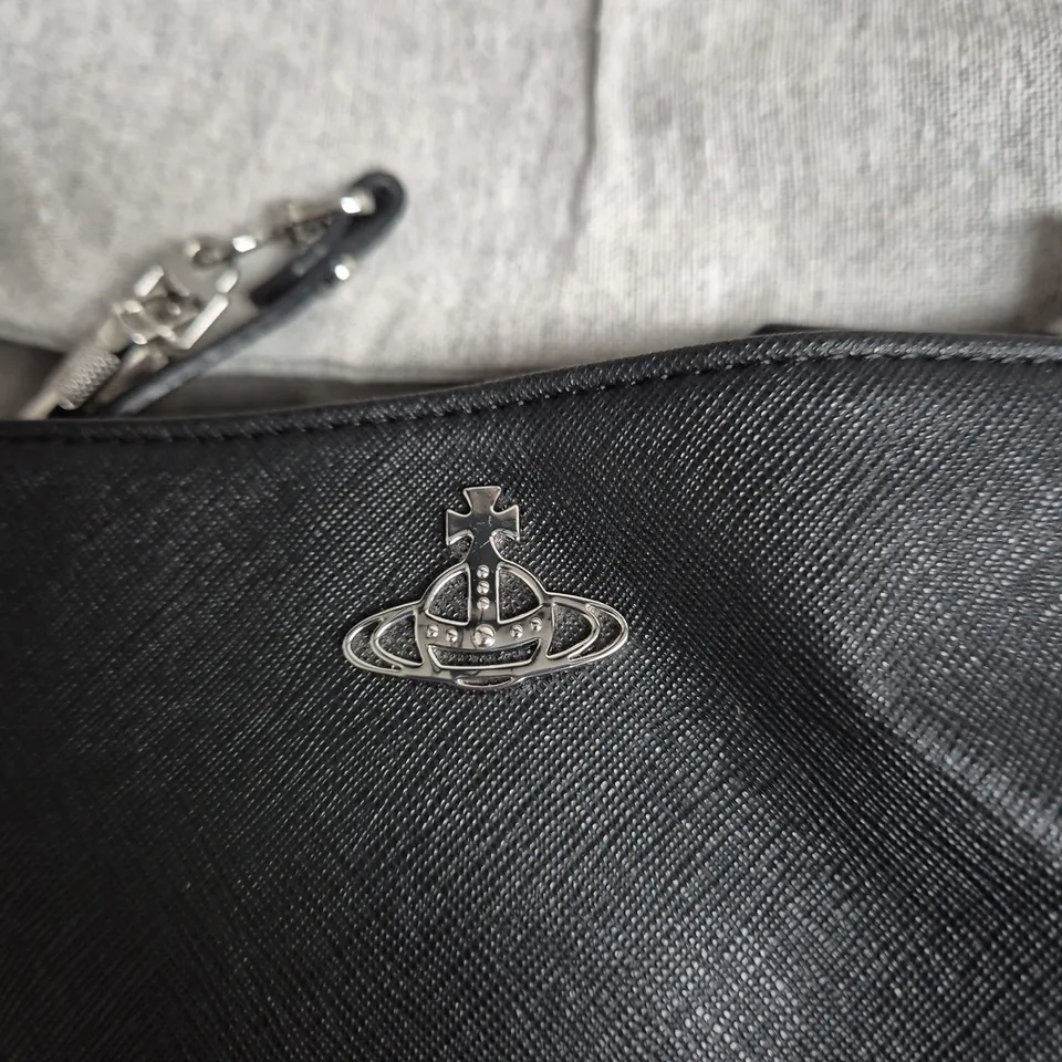 VIVIENNE WESTWOOD BLACK TEXTURED LEATHER HANDBAG WITH ORB LOGO