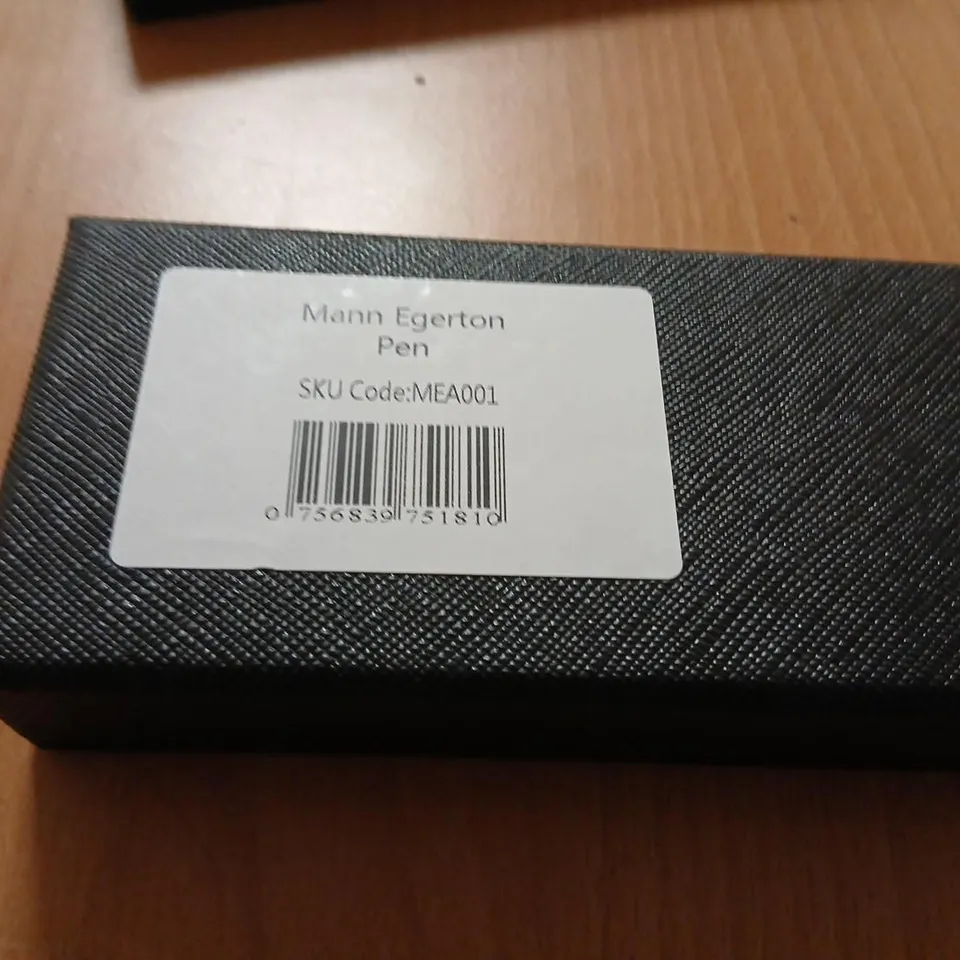 MANN EGERTON PEN – BLACK BODY WITH GOLD-TONE TRIM, BOXED PRESENTATION 
