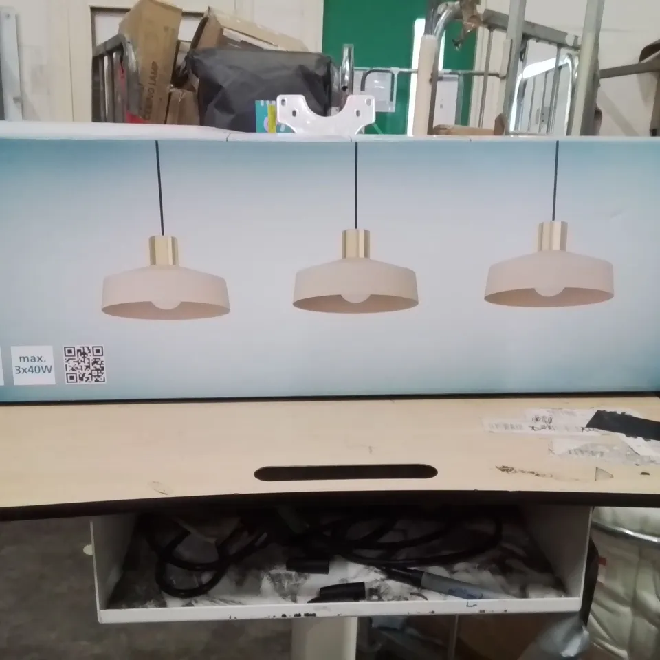 BOXED 3 LIGHT CEILING LIGHT VALDIOLA 