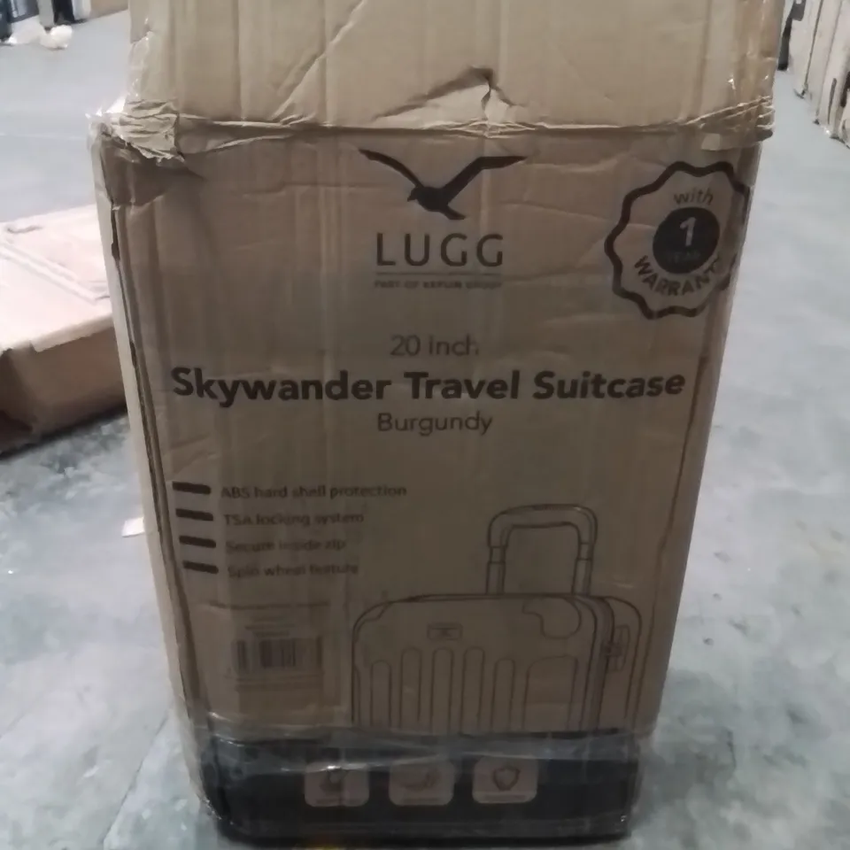 BOXED LUGG 20INCH SKYWANDER TRAVEL SUITCASE BURGUNDY 