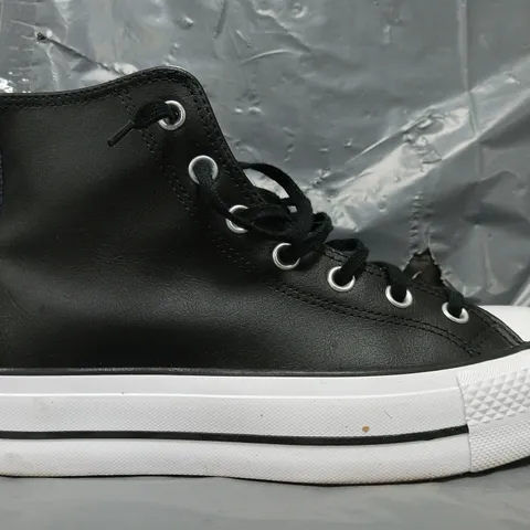 BOXED PAIR OF CONVERSE ALL STAR HI-TOP SHOES IN BLACK UK SIZE 6