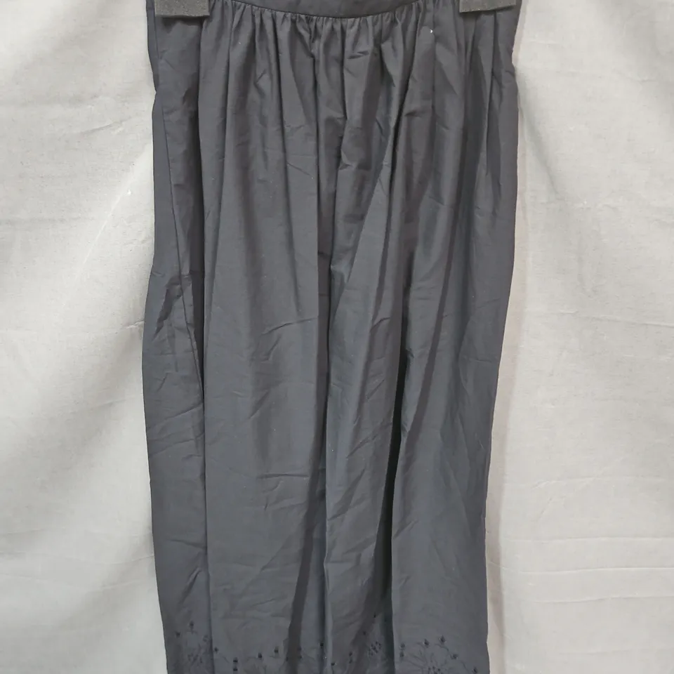 MNG MIDI SKIRT IN BLACK SIZE 8