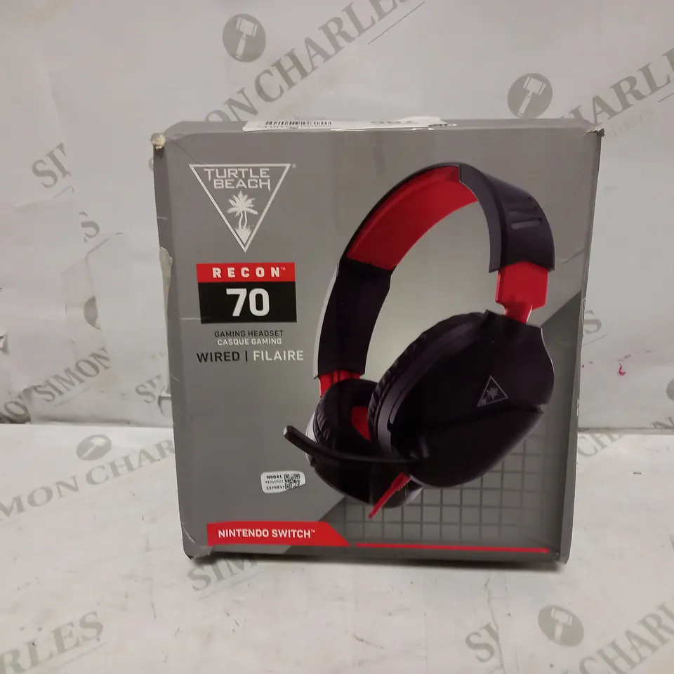 BOX OF APPROXIMATELY 10 ELECTRICAL ITEMS TO INCLUDE HEADSETS, SPEAKER STANDS, WI-FI EXTENDERS, ETC