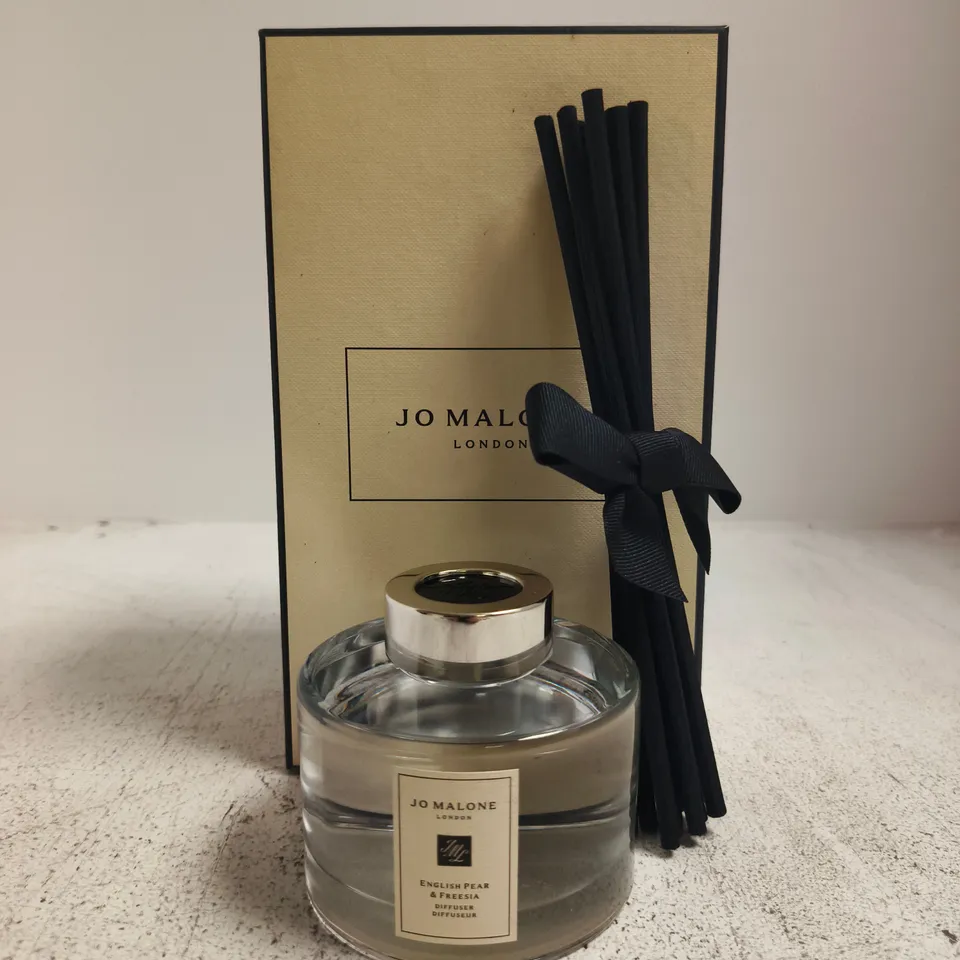 JO MALONE LONDON ENGLISH PEAR & FREESIA REED DIFFUSER