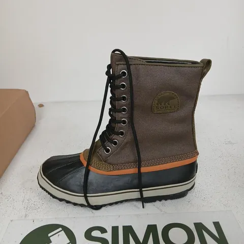 SOREL MEN'S 1964 PREMIUM CVS WATERPROOF BOOTS – UK 9, BROWN/TAN