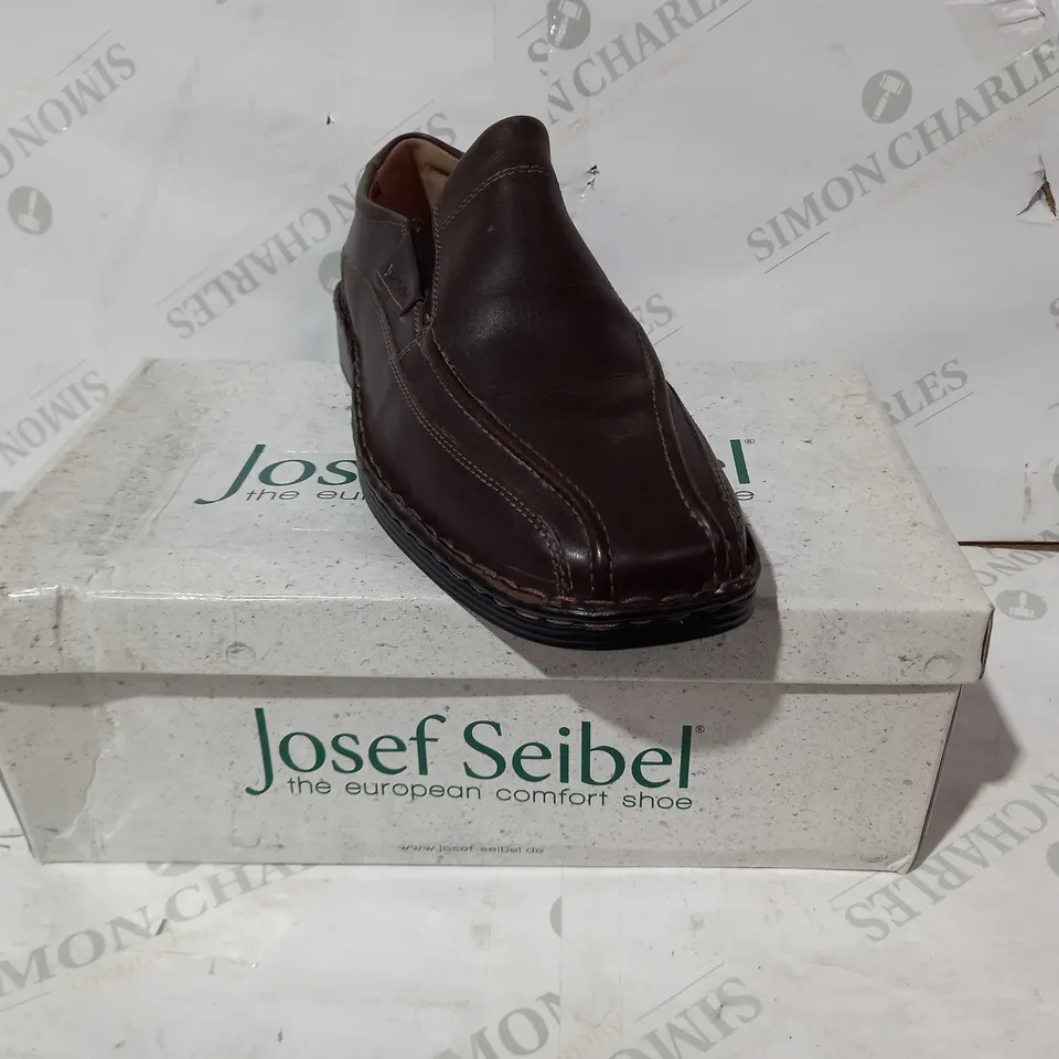 BOXED PAIR OF JOSEF SEIBEL DAKOTA LEATHER SLIP-ON SHPES IN BROWN EU SIZE 46