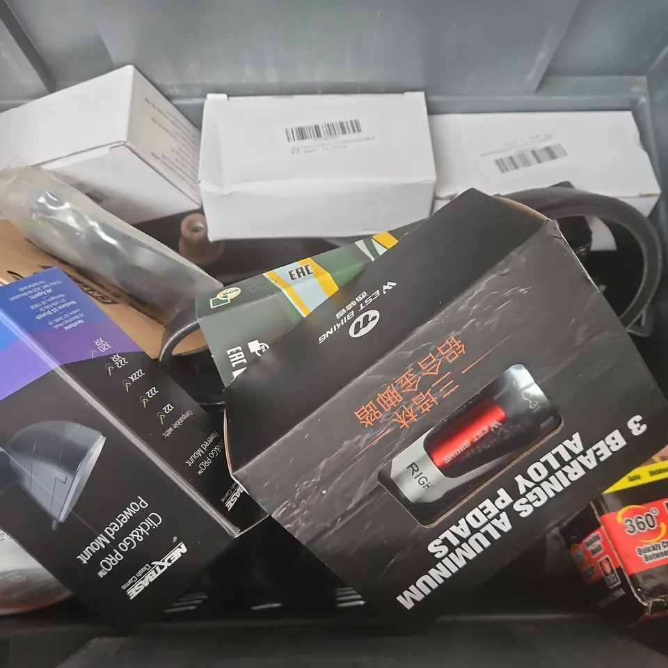APPROXIMATELY 12 ASSORTED VEHICLE PARTS & ACCESSORIES TO INCLUDE NEXTBASE CLICK&GO PRO MOUNT, 48-IN-1 SOCKET WRENCH, 3 BEARINGS ALUMINIUM ALLOY PEDALS, ETC