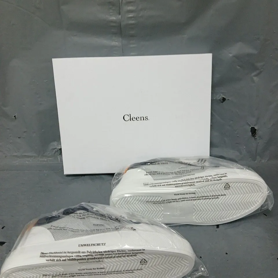 BOXED PAIR OF CLEENS LUXOR TRAINER - NAVY WHITE - UK 8