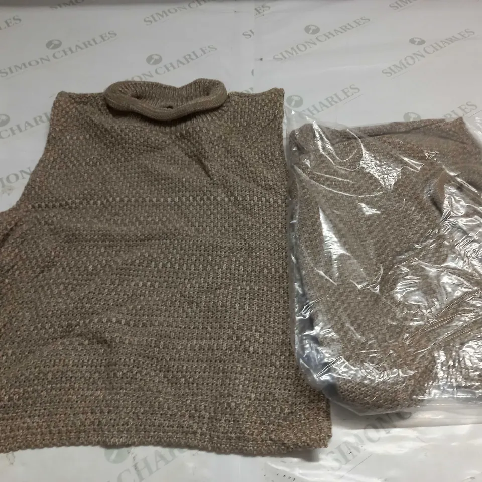 LOT OF 11 ROLL NECK VEST IN NATURAL - SIZE UNSPECIFIED