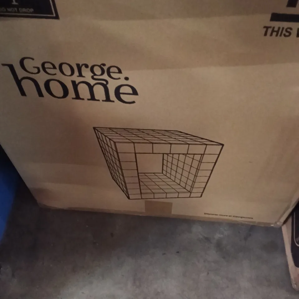 BOXED GREEN TILE SIDE TABLE 