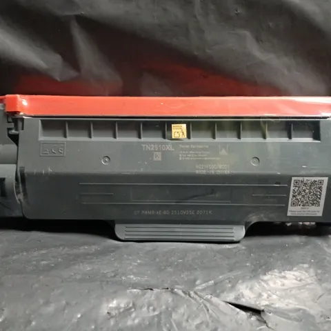 BOX OF APPROXIMATELY 15 ELECTRICAL ITEMS TO INCLUDE TONER CARTRIDGES, ETC