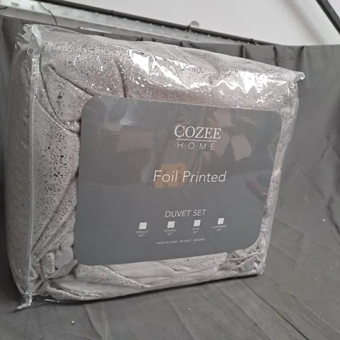 BOXED OUTLET COZEE HOME FOIL PRINTED DUVET SET - DOUBLE SIZE