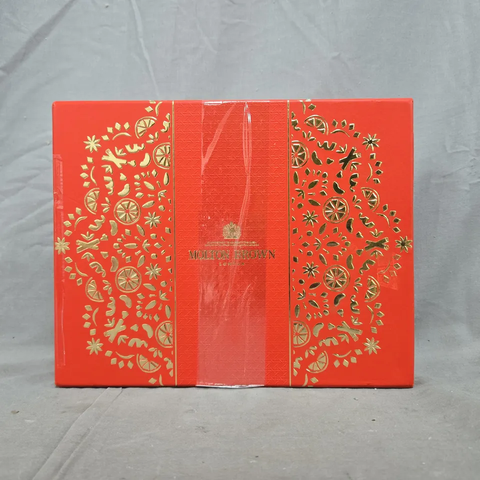 MOLTON BROWN BATH & SHOWER GEL TRIO SET