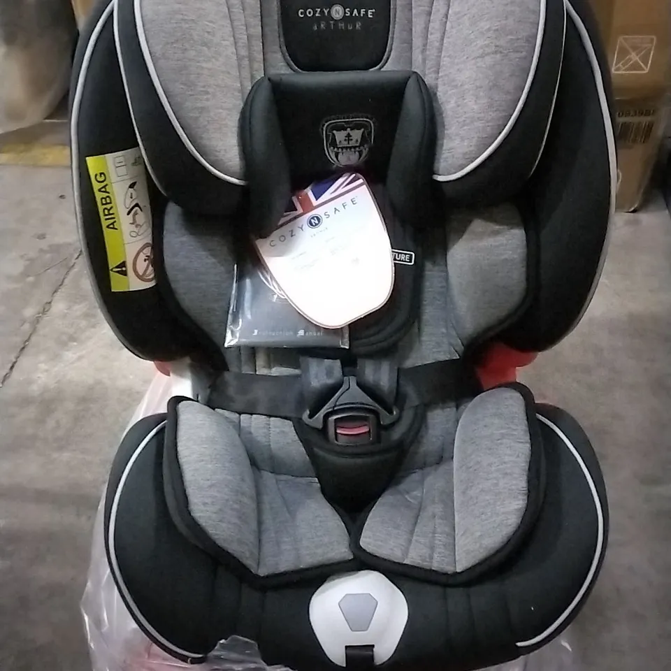 COZY N SAFE ARTHUR CAR SEAT IN BLACK AND GREY