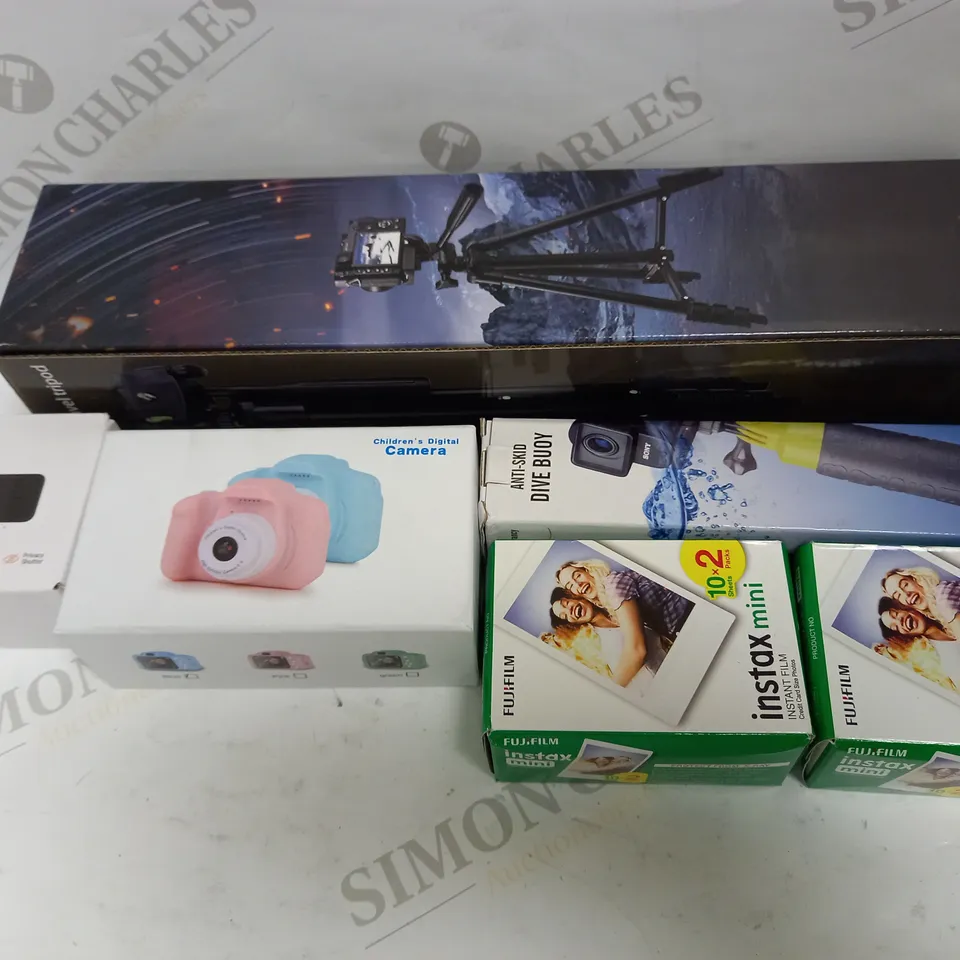 LOT OF 6 ASSORTED CAMERAS & ACCESSORIES