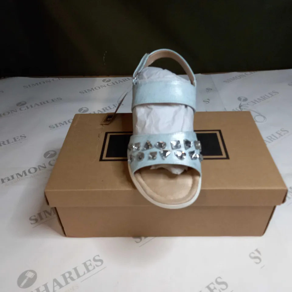 BOXED PAIR OF CUSHION WALK JEWELLED SANDALS IN SILVER - SIZE 5