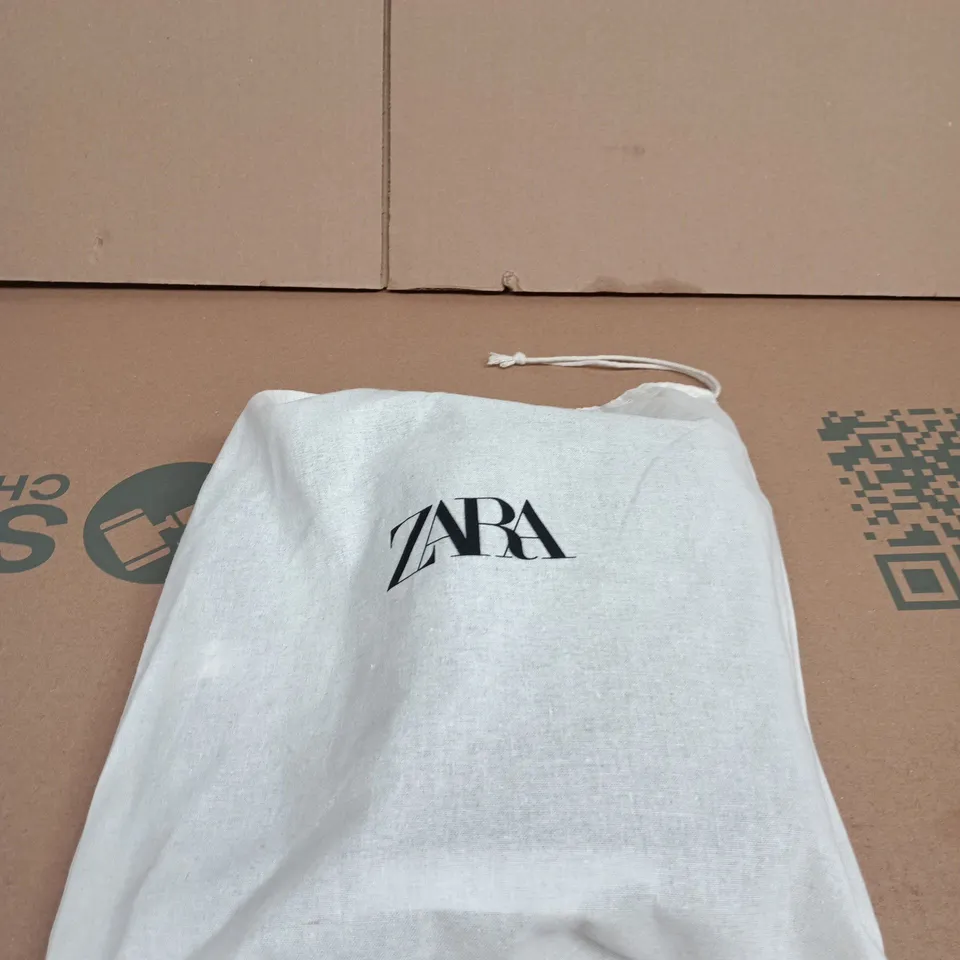 ZARA GREEN MEDIUM VELCRO BAG IN ZARA DUST BAG