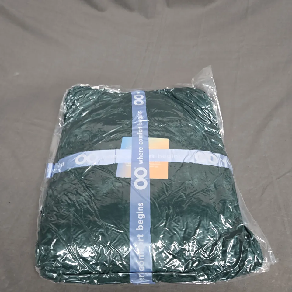 SEALED OODIE OVERSIZED HOODED BLANKET - GREEN